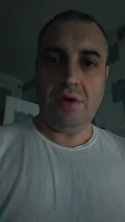 cumincam82 live cam on Cam4