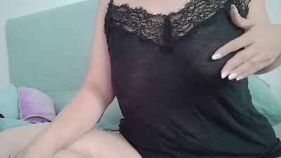 curiosa8700 live cam on Cam4