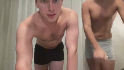 curiousfratbros live cam on Cam4