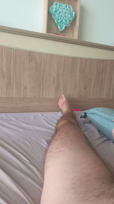 curioushetero live cam on Cam4