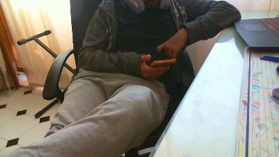 curlykiller9 live cam on Cam4