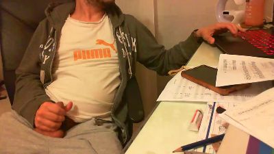 curlykiller9 live cam on Cam4