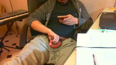 curlykiller9 live cam on Cam4