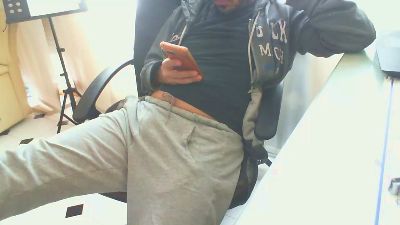 curlykiller9 live cam on Cam4