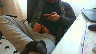 curlykiller9 live cam on Cam4