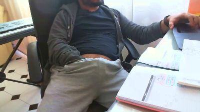 curlykiller9 live cam on Cam4