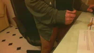 curlykiller9 live cam on Cam4