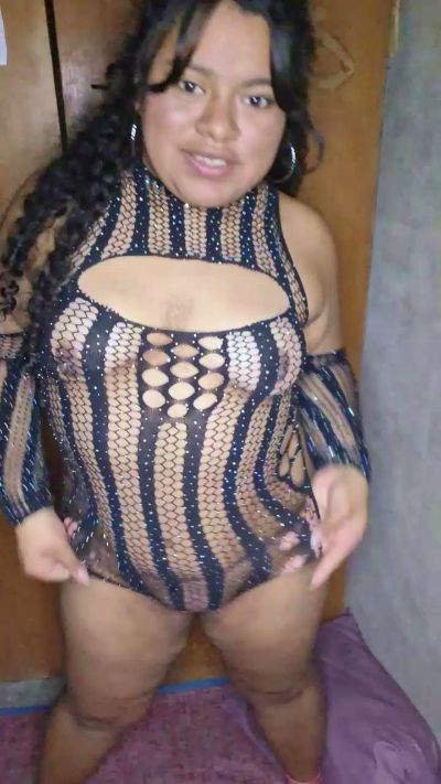 curlysexy22 live cam on Cam4