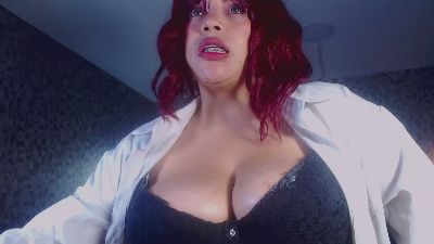 curvyjulieth live cam on Cam4
