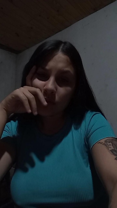 curvylu_20 live cam on Cam4