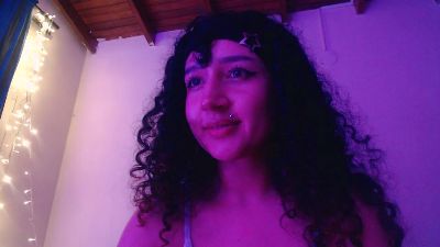 cut3nshyf33t live cam on Cam4
