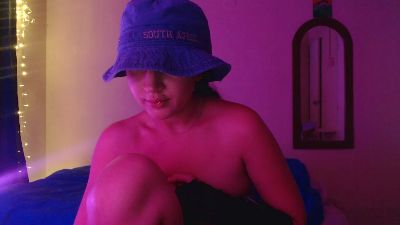 cut3nshyf33t live cam on Cam4