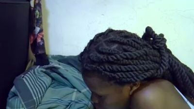 cute_aliyah live cam on Cam4
