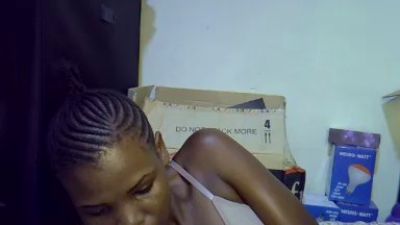 cute_aliyah live cam on Cam4