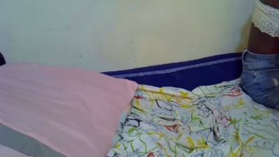 cute_aliyah live cam on Cam4