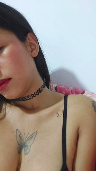 cute_plop live cam on Cam4