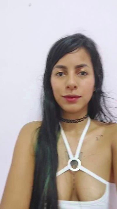 cute_plop live cam on Cam4