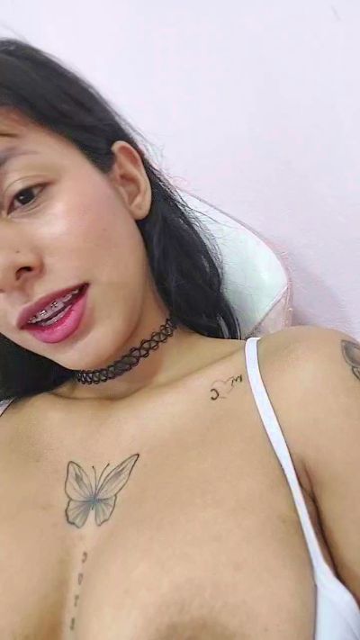 cute_plop live cam on Cam4
