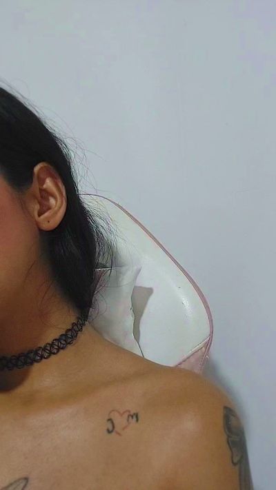 cute_plop live cam on Cam4