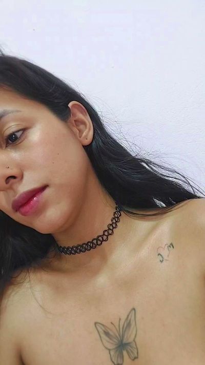 cute_plop live cam on Cam4
