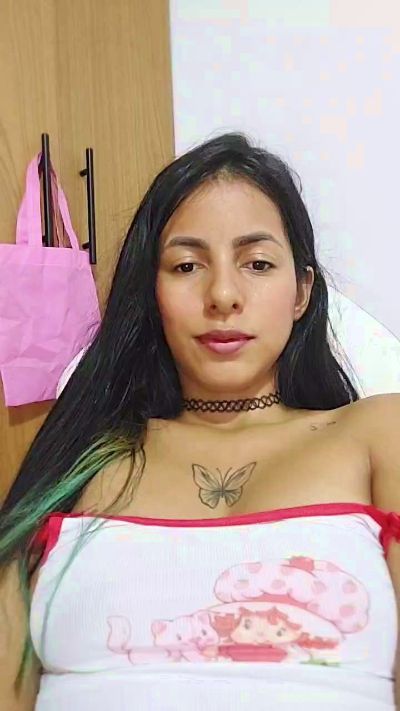 cute_plop live cam on Cam4