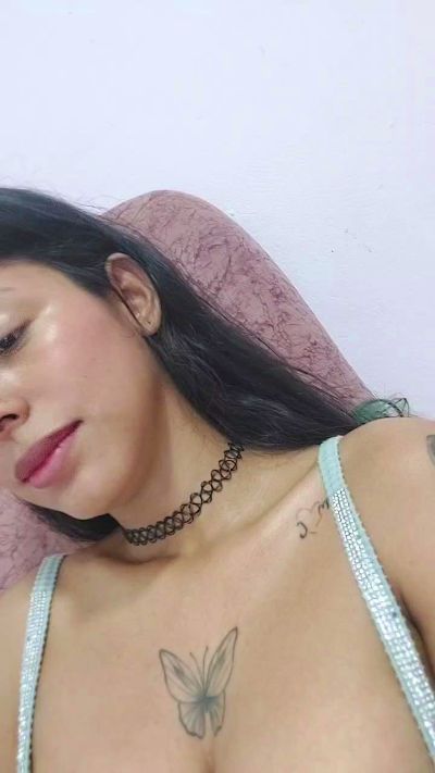 cute_plop live cam on Cam4