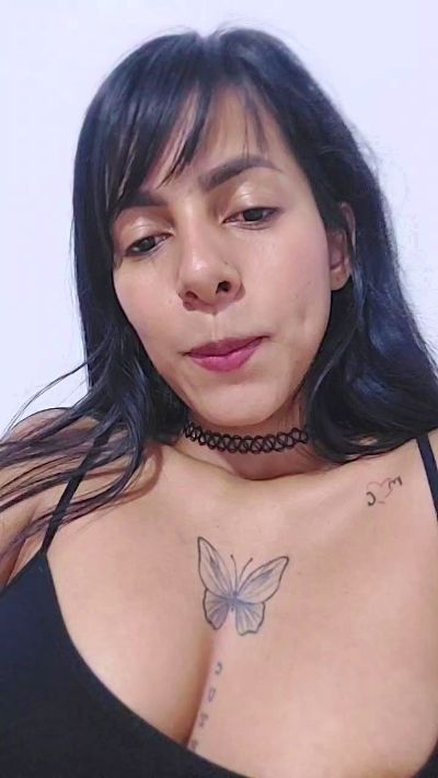 cute_plop live cam on Cam4
