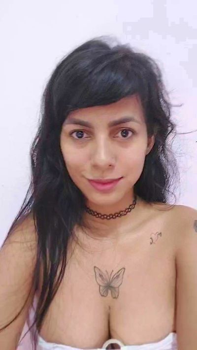 cute_plop live cam on Cam4
