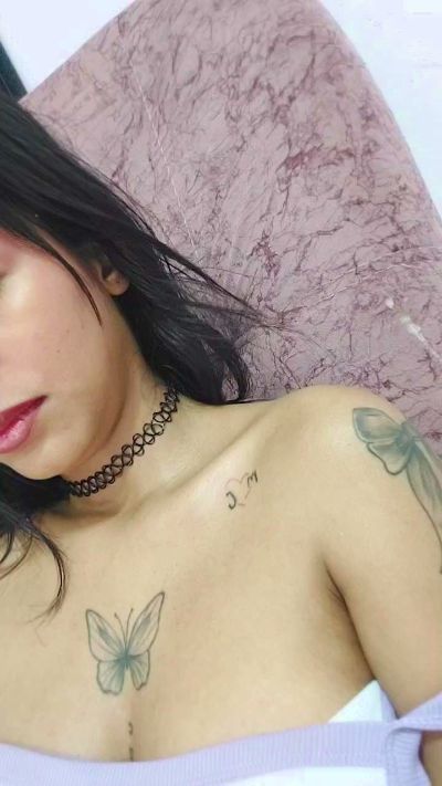 cute_plop live cam on Cam4