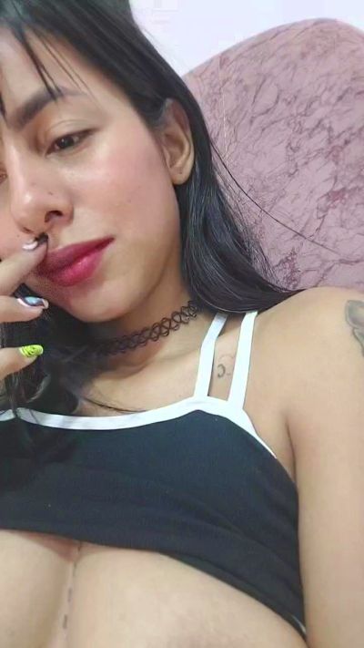 cute_plop live cam on Cam4