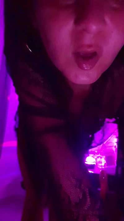 cuteandwet live cam on Cam4