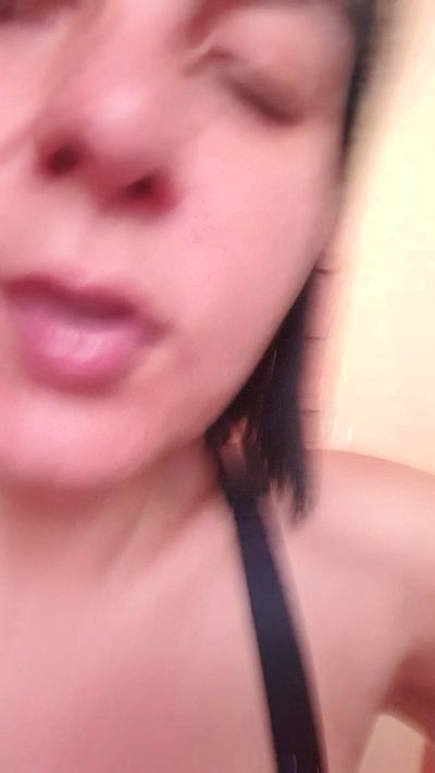 cuteandwet live cam on Cam4