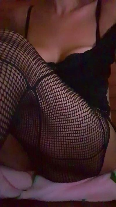 cuteandwet live cam on Cam4