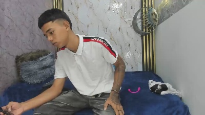 cuteboyangelx18 live cam on Cam4