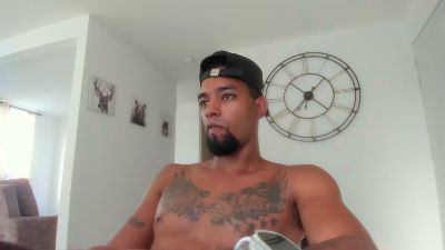 cuteboybiigcock live cam on Cam4