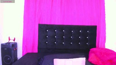 cutenaked_8 live cam on Cam4