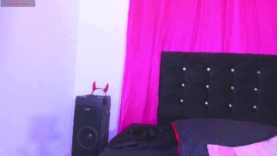 cutenaked_8 live cam on Cam4