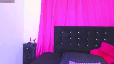 cutenaked_8 live cam on Cam4