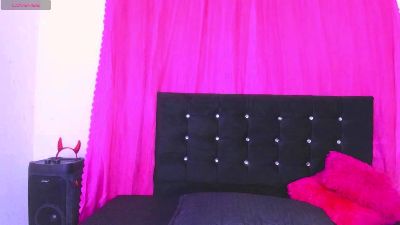 cutenaked_8 live cam on Cam4