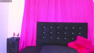 cutenaked_8 live cam on Cam4
