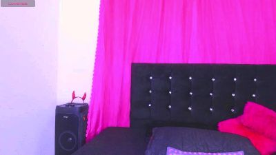 cutenaked_8 live cam on Cam4