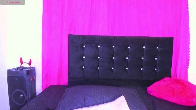 cutenaked_8 live cam on Cam4