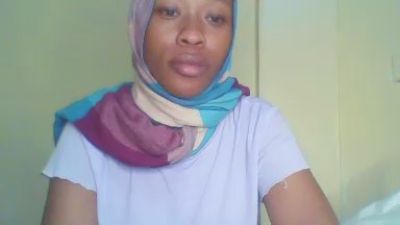 cutie_pie_hot live cam on Cam4
