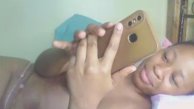 cutie_pie_hot live cam on Cam4