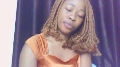 cutie_pie_hot live cam on Cam4