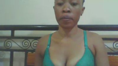 cutie_pie_hot live cam on Cam4