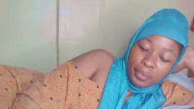 cutie_pie_hot live cam on Cam4