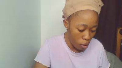 cutie_pie_hot live cam on Cam4