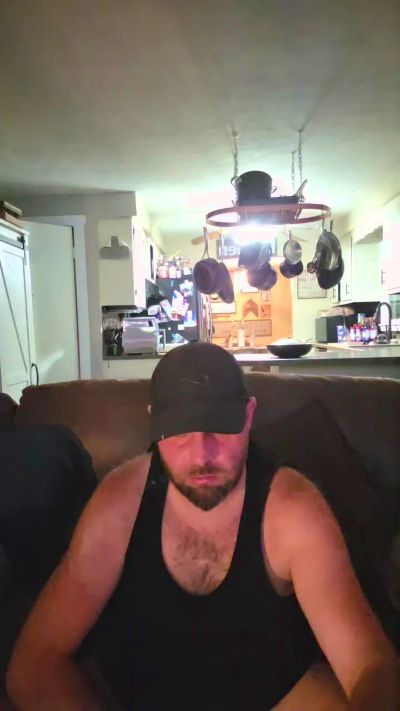 cuttdog2 live cam on Cam4