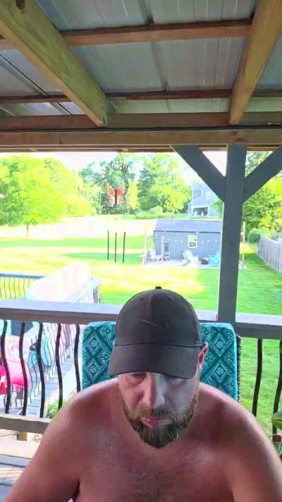 cuttdog2 live cam on Cam4